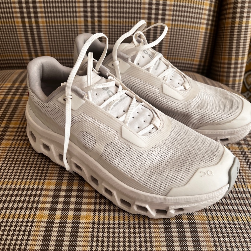 On Running Women’s Cloudmonster Void White Running Shoes 8.5